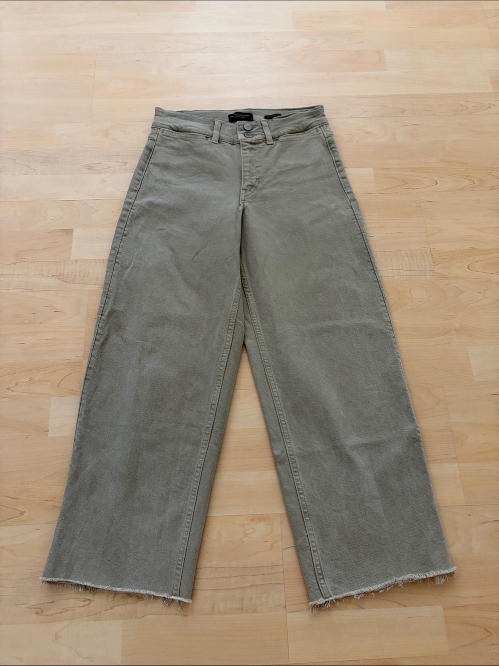 Banana Republic High Rise Wide Leg Crop Jeans Size 25 Green Raw Hem - Picture 2 of 8